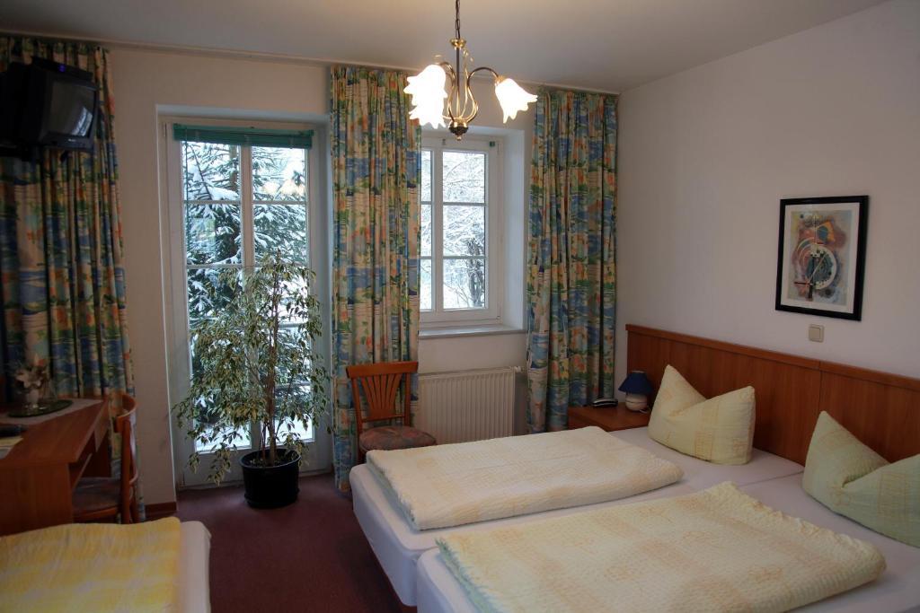 Hotel Cafe Am Stift Hessisch Oldendorf Zimmer foto