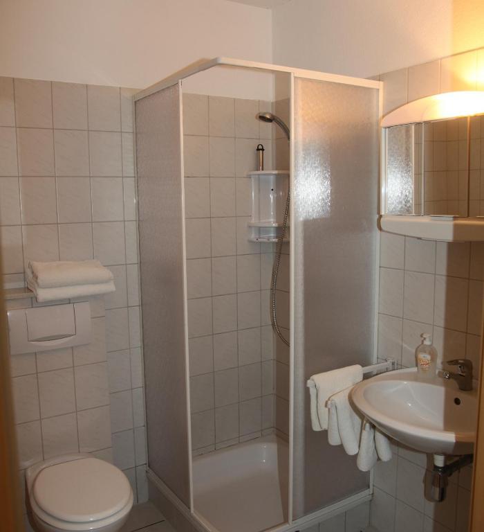 Hotel Cafe Am Stift Hessisch Oldendorf Zimmer foto